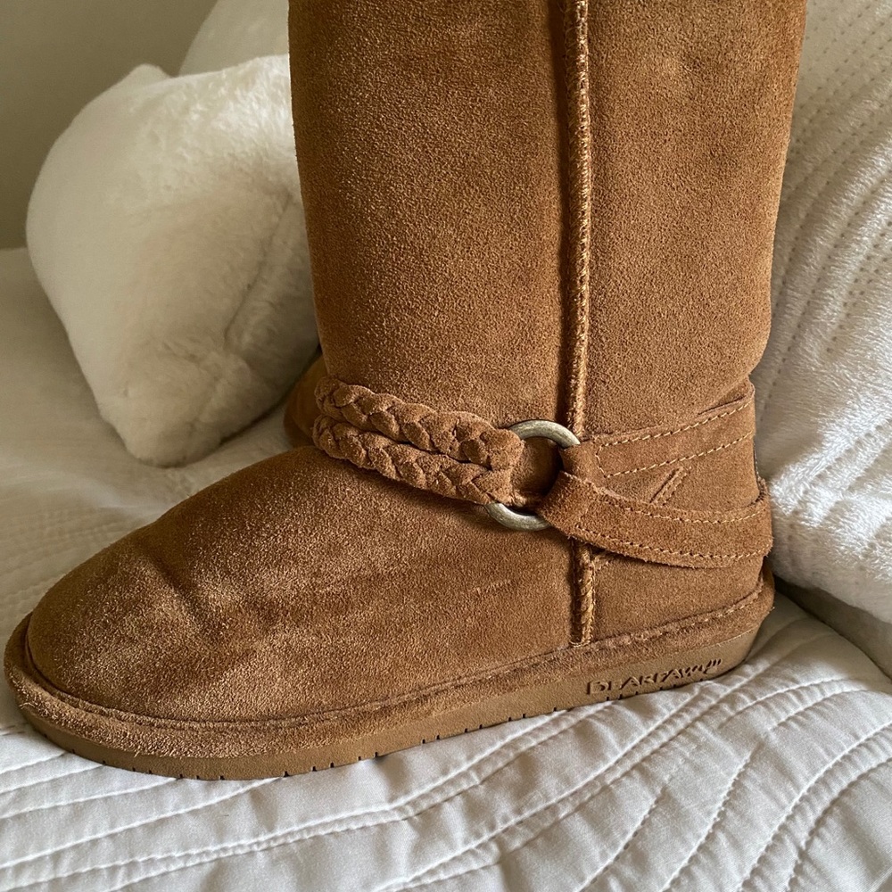Camel colored suede Ugg like boots